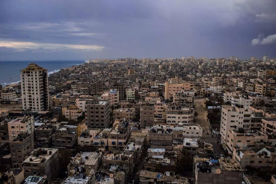 مشهد أرشيفي لخان يونس؛ ليس توثيقًا للحادثة المذكورة