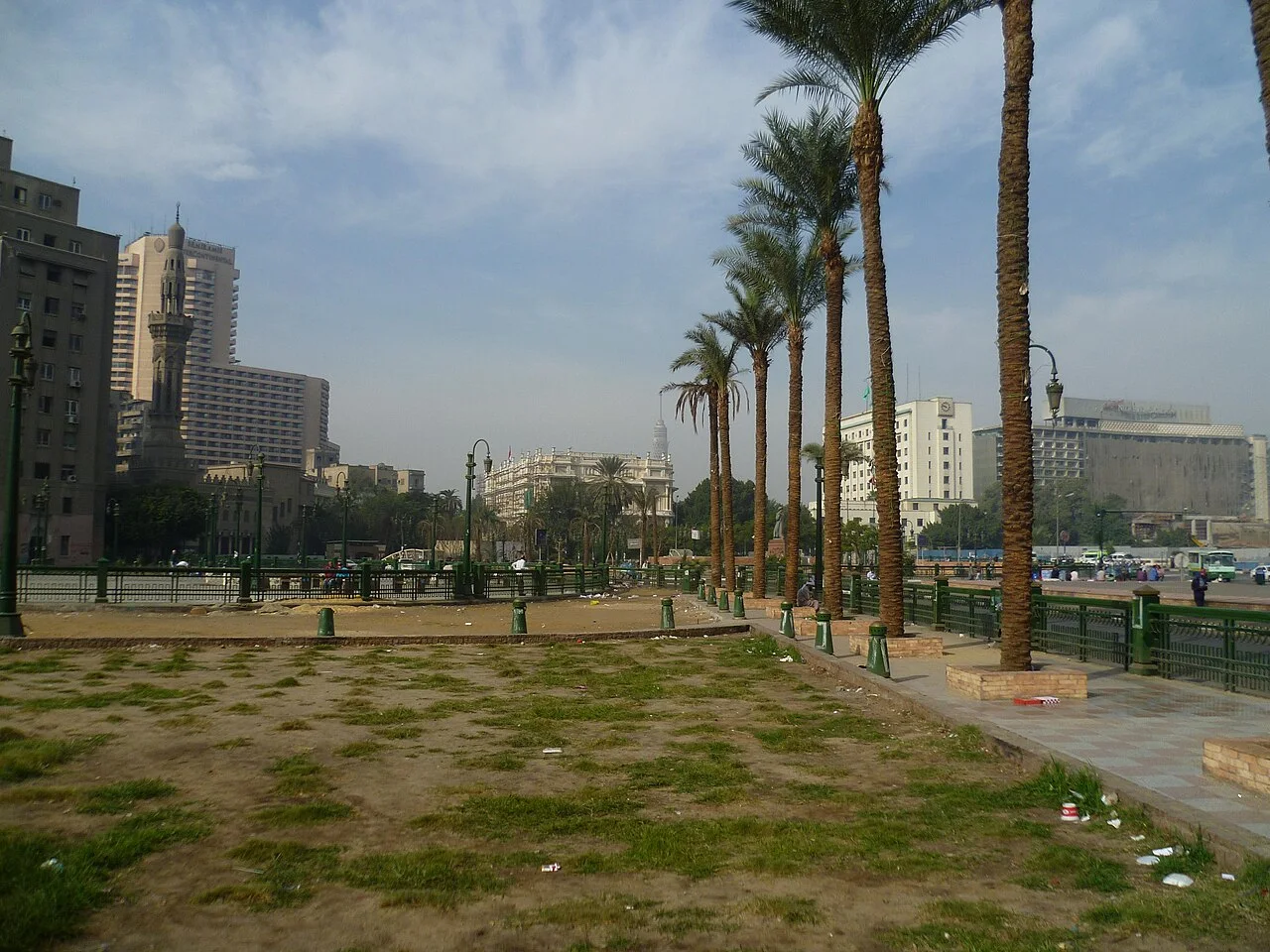 صورة أرشيفية لميدان التحرير في القاهرة قرب مقر الجامعة العربية؛ ليست لاجتماع البرلمان.