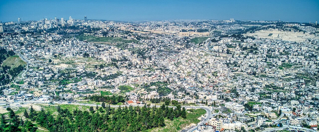 مشهد أرشيفي لسلوان في القدس؛ لا يثبت وجود ضرر إنشائي في المباني الظاهرة.