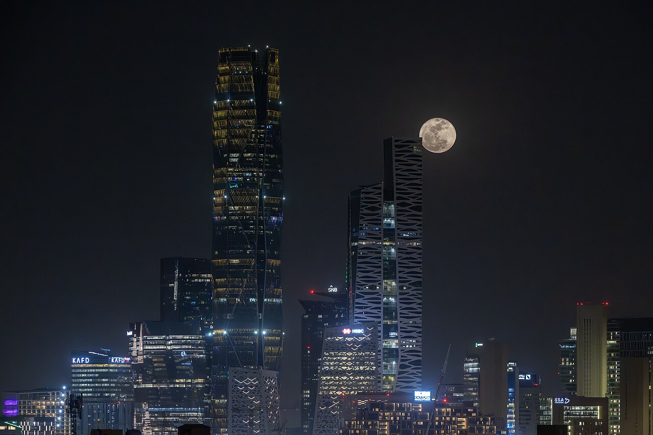 حي الملك عبد الله المالي بالرياض؛ صورة توضيحية للسعودية وليست لمواقع الاعتراض.