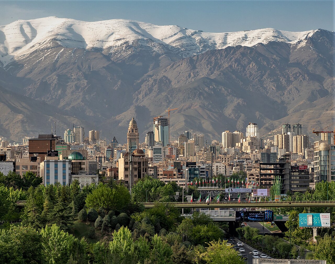 أفق شمال طهران في صورة توضيحية؛ ليست من الاجتماع الرباعي.