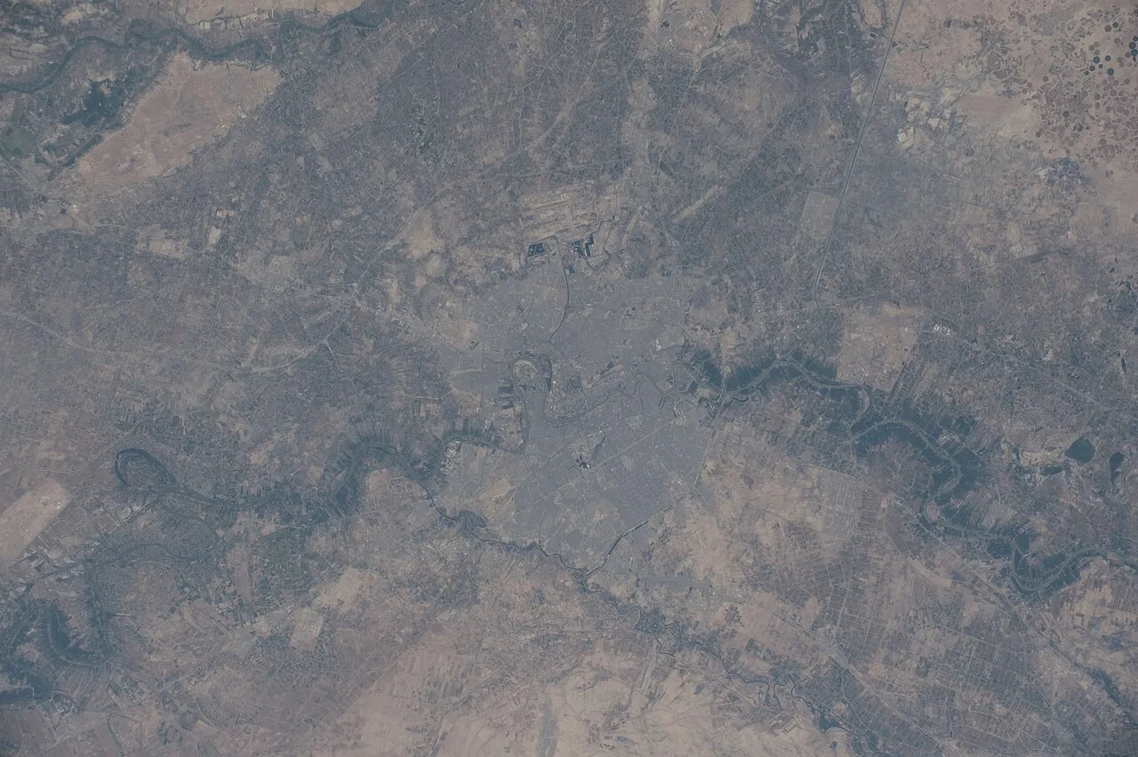 صورة أرشيفية: مدينة بغداد ونهر دجلة من محطة الفضاء الدولية. لا توثق الحدث الحالي.