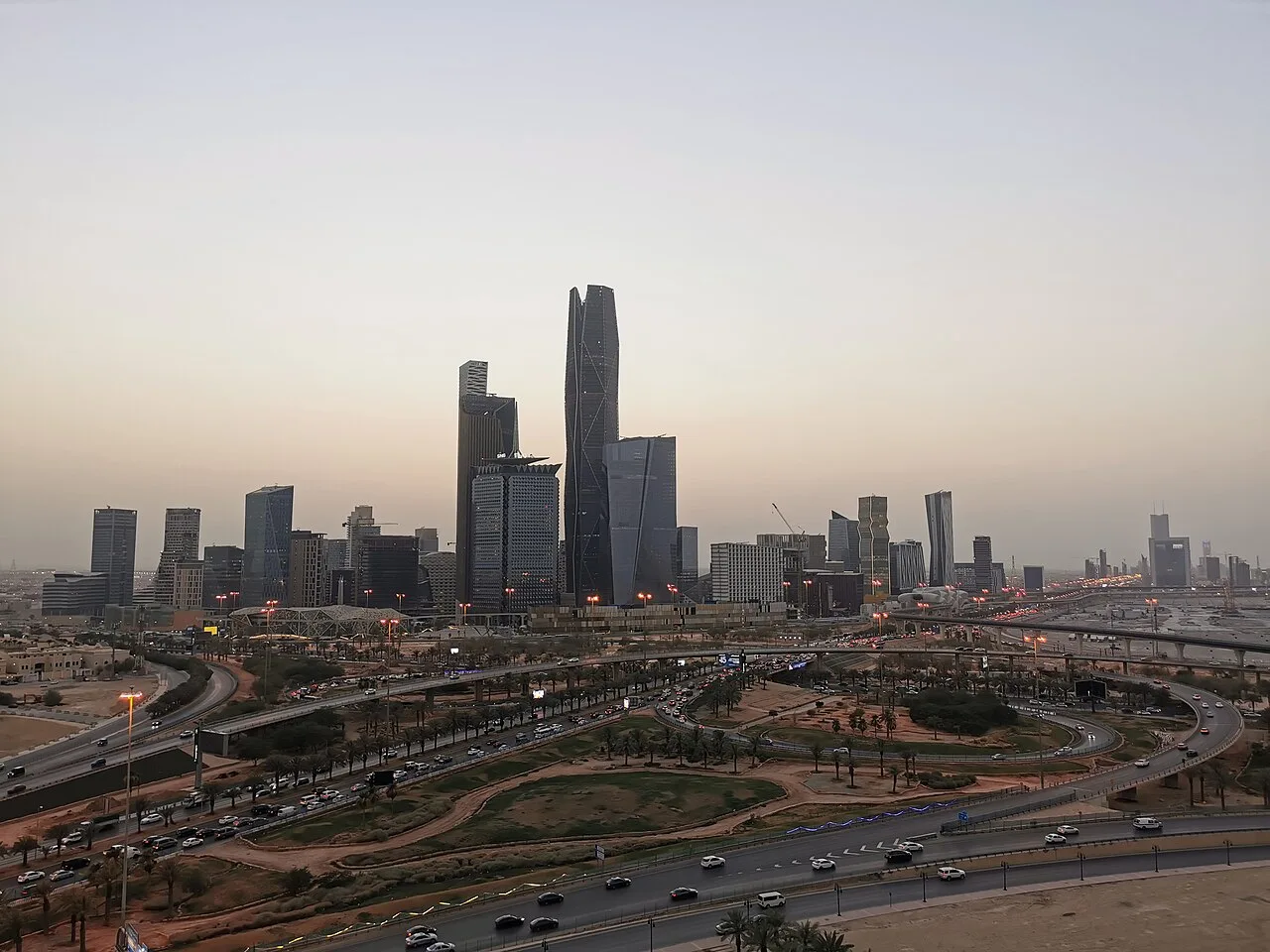 مركز الملك عبدالله المالي بالرياض في صورة أرشيفية.